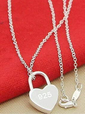 🩶 NEW Sterling Silver 925 Heart Padlock Necklace - Silver 🩶